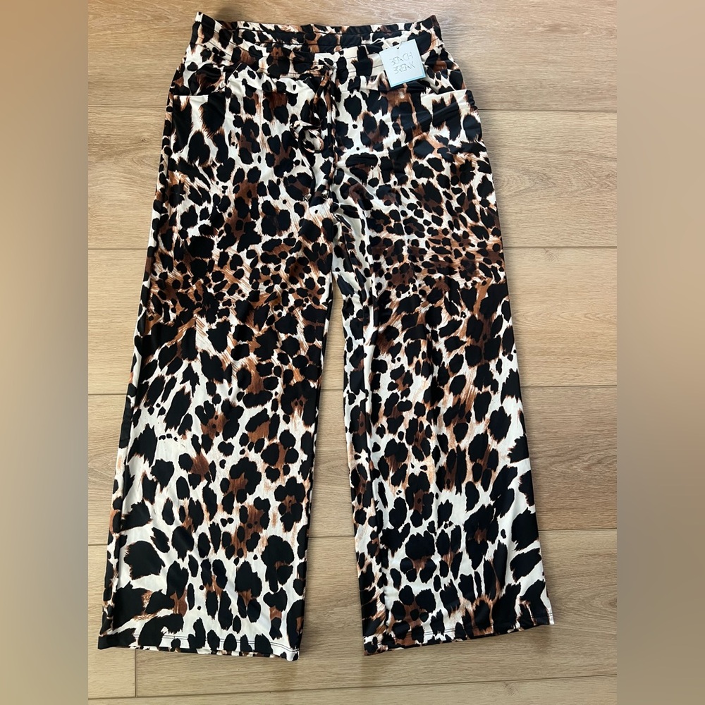 Leopard Print Wide Leg Pants- size Large